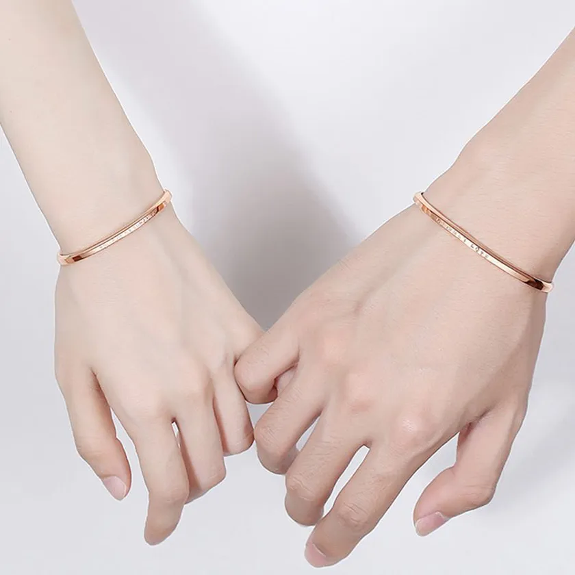 Tìm Hiểu Ý Nghĩa và Cách Chọn Vòng Tay Đôi Phù Hợp Cho Nam và Nữ